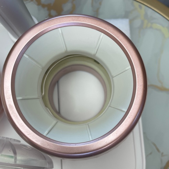 Tao Clean facial brush in Rose Gold with 2 brush attachments never used - Picture 7 of 12